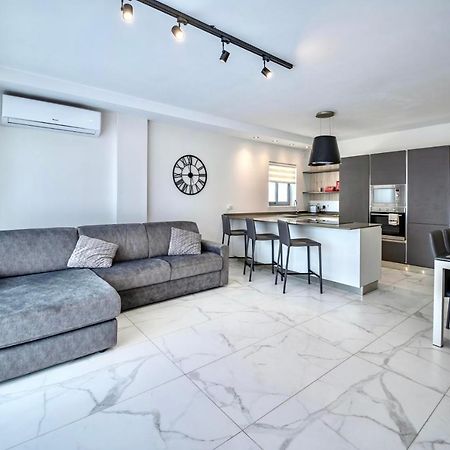 Seaside Luxury Apartment St. Paul's Bay Exterior photo