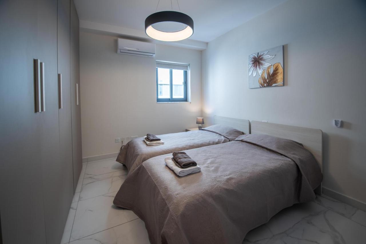 Seaside Luxury Apartment St. Paul's Bay Exterior photo