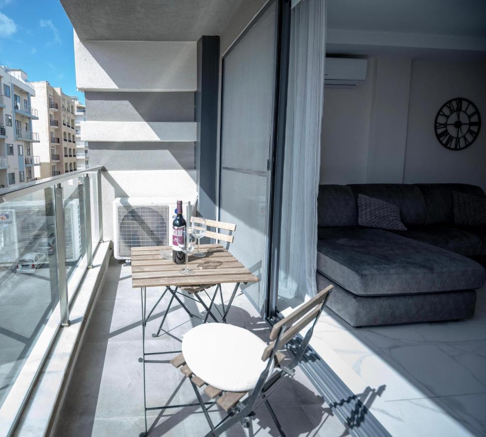 Seaside Luxury Apartment St. Paul's Bay Exterior photo