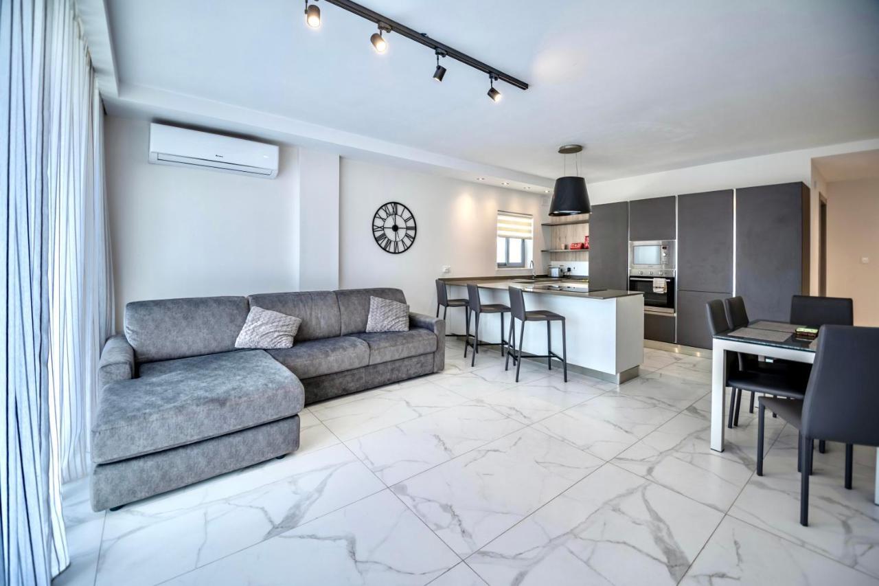 Seaside Luxury Apartment St. Paul's Bay Exterior photo